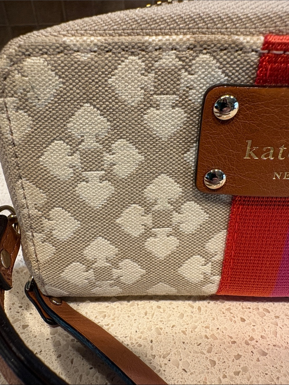 kate spade Linet Monogramed Beige Canvas & Leather Wristlet/Wallet Like New! - Picture 3 of 8